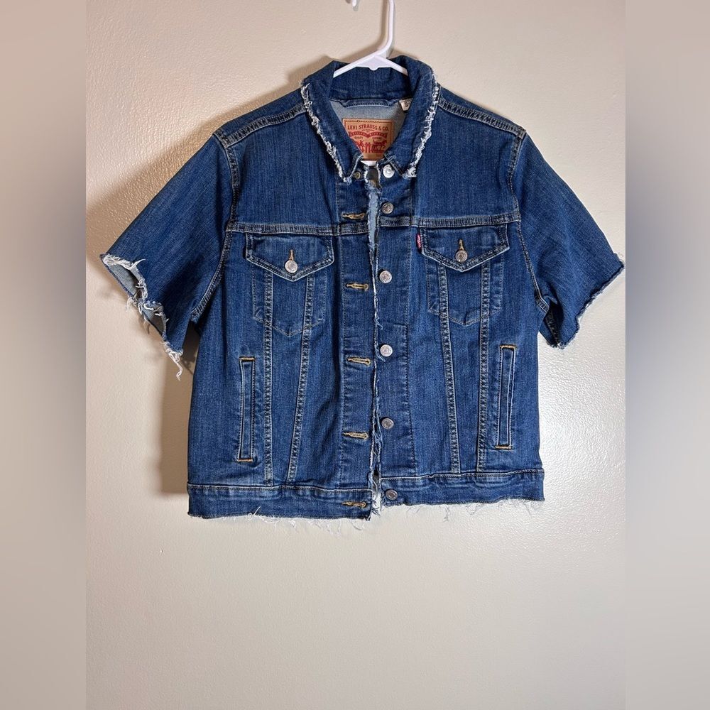 Levi's Trucker Jacket distressed raw hem sleeves cut off size XL
